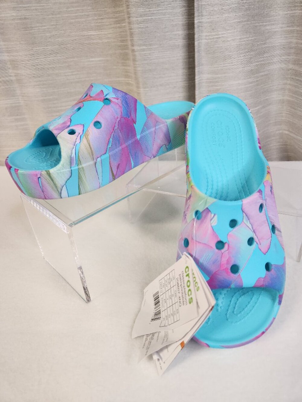 NWT Croc Sandle